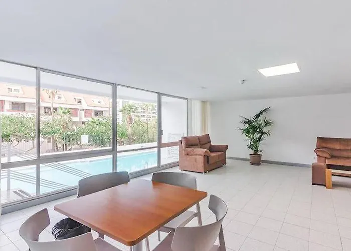 Playa Honda Abeja Apartmán *